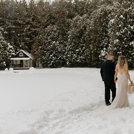 A Rustic Cabin In The Woods Orangeville Exterior photo