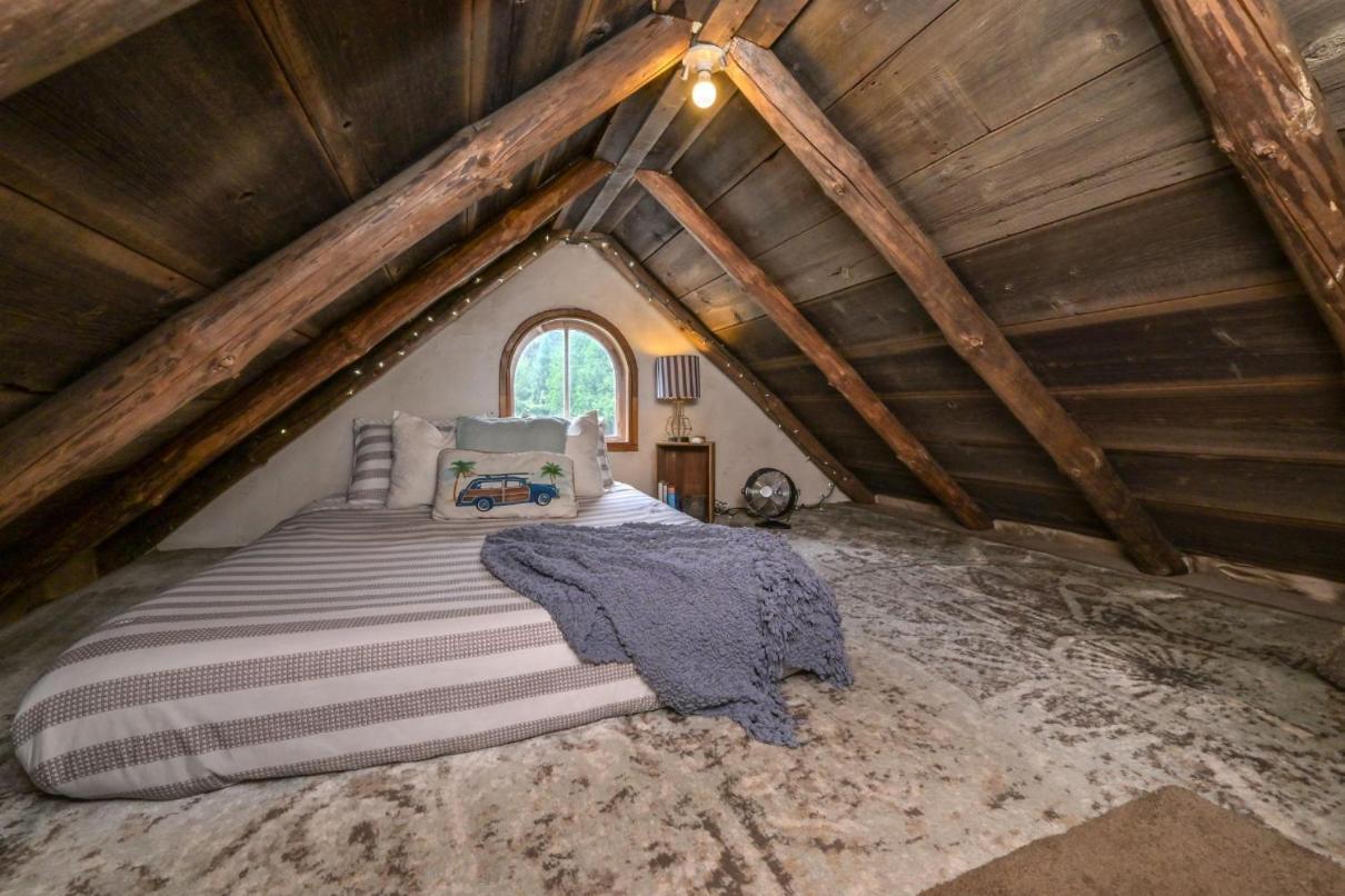 A Rustic Cabin In The Woods Orangeville Exterior photo